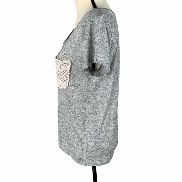 BKE Knit Top Women Size Small Gray Burnout Fabric Ivory Crocheted Front Pocket - Picture 3 of 8